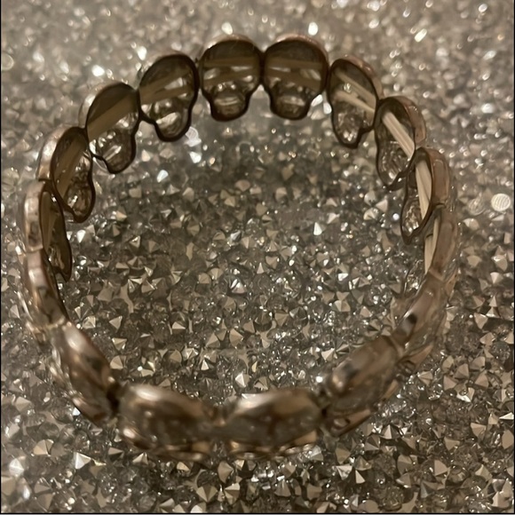 NWOT SKULL BRACELET - Picture 3 of 4